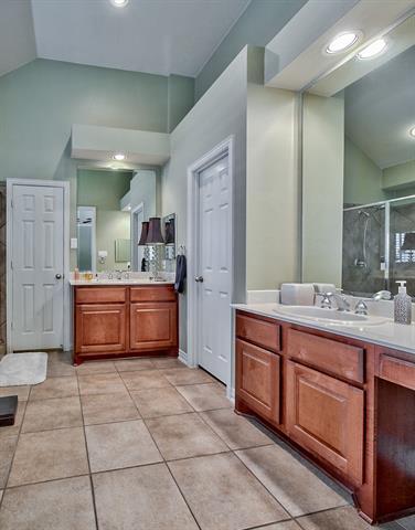 Building Photo - 2107 Crowbridge Dr