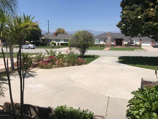 Building Photo - 840 E Florence Ave