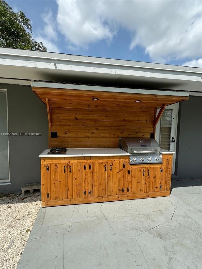 Building Photo - 20001 SW 112th Ave