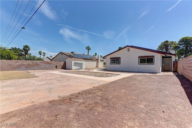 Building Photo - 3959 Avila St