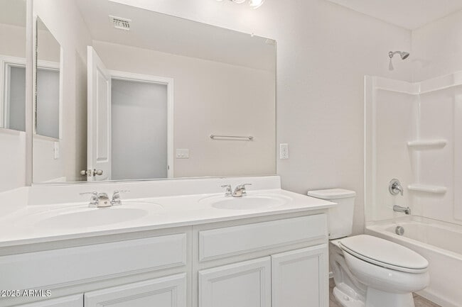 Building Photo - 16648 W Jenan Dr