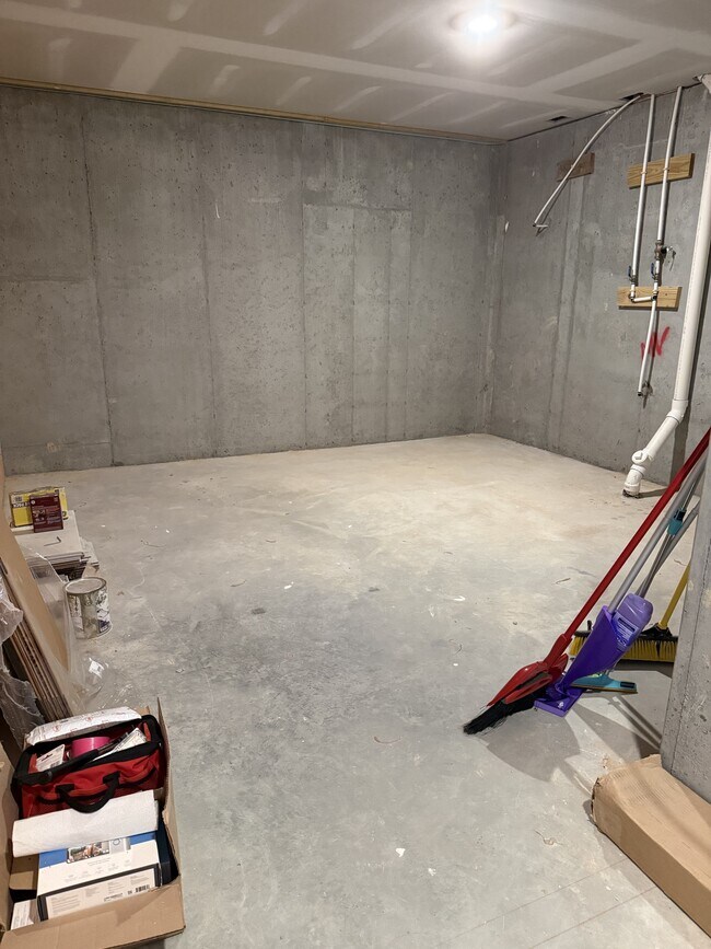 Building Photo - 704 Carraway Garden Dr