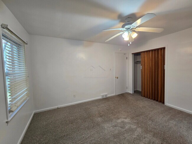 Building Photo - 22419 Fairway Dr