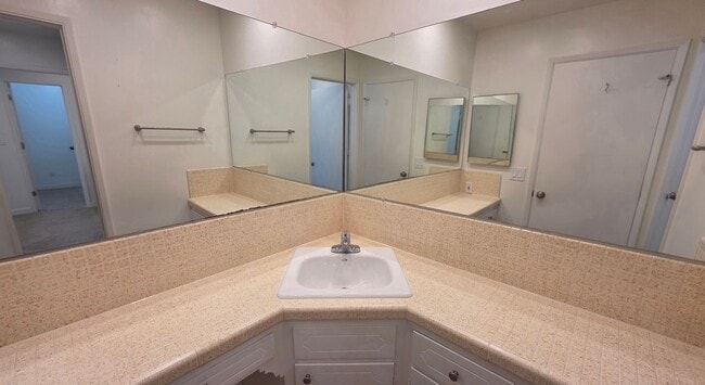 Building Photo - 1507 Brookvale Dr