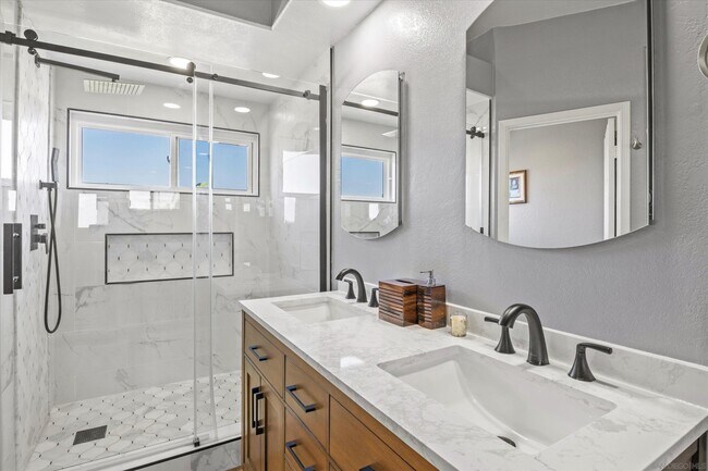 Building Photo - 3718 Via Las Villas