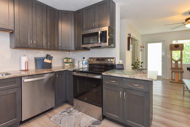 Building Photo - 727 Bunker Rd