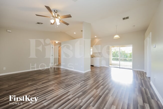 Building Photo - 1814 NE 2nd Ave