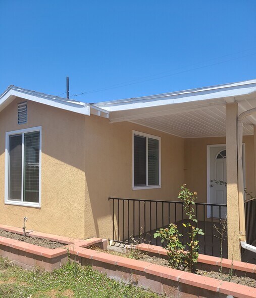 Building Photo - 1531 W 71st St