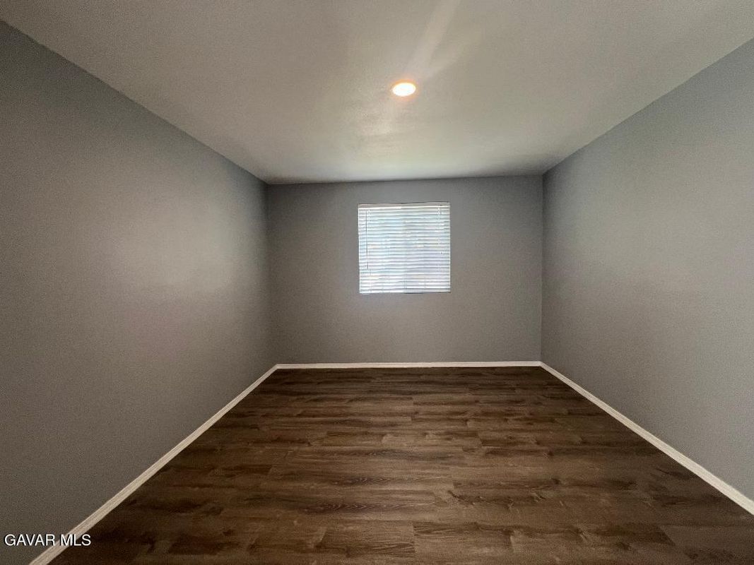 Building Photo - 43119 7th St E