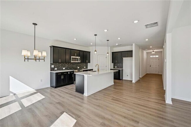 Building Photo - 564 Silverleaf Trl