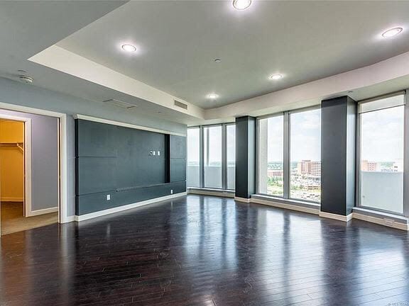 Building Photo - 5900 Mosteller Dr