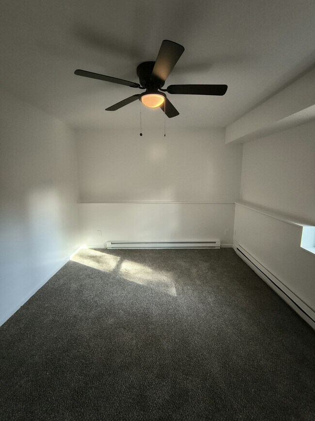 Building Photo - 428 Cross St