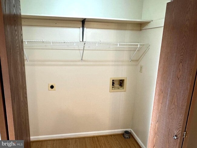 Building Photo - 307 Willowbrook Ct