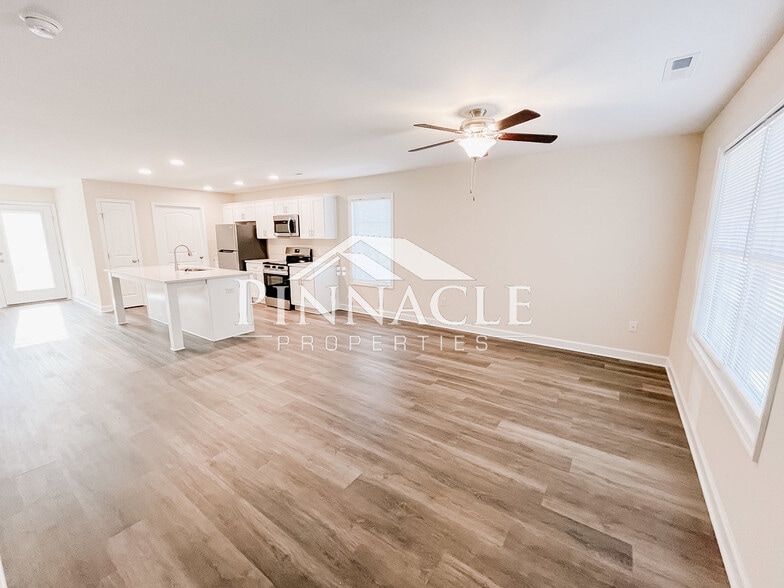 Building Photo - 209 Munford St