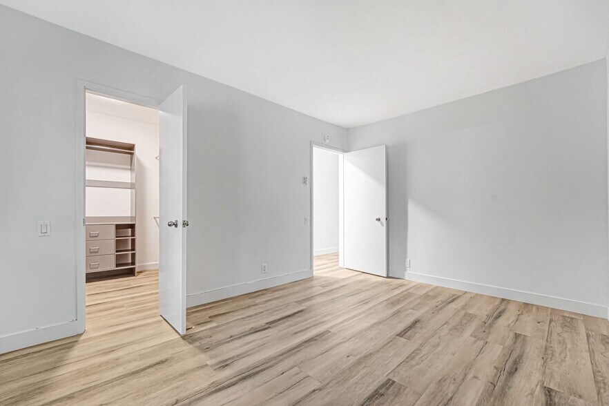 Building Photo - 847 6th St