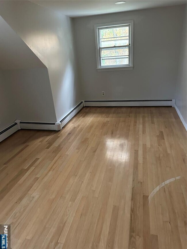 Building Photo - 743 Newcomb Rd