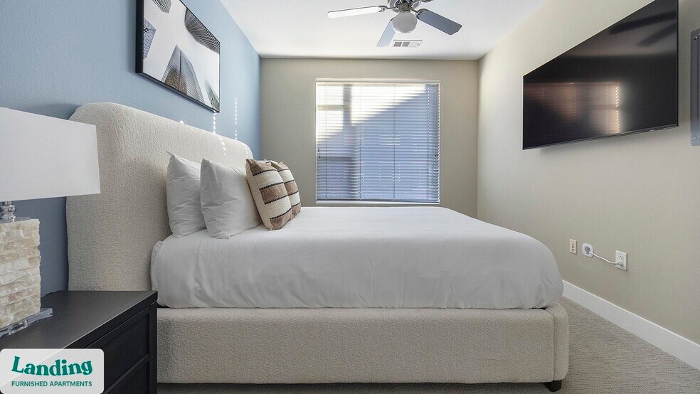 Building Photo - 1000 S Broadway