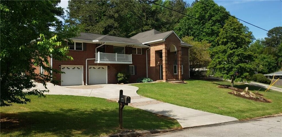 Building Photo - 3662 Rock Springs Dr