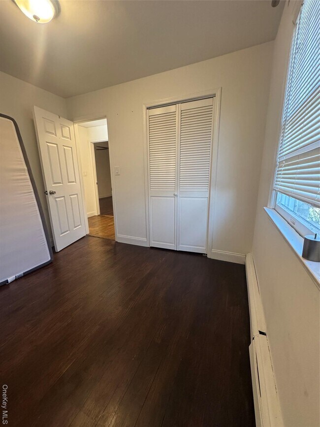 Building Photo - 156-49 76th St