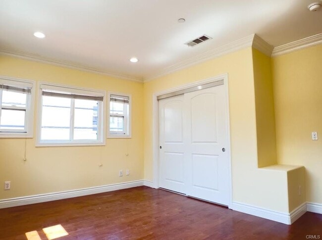Building Photo - 412 Ave F