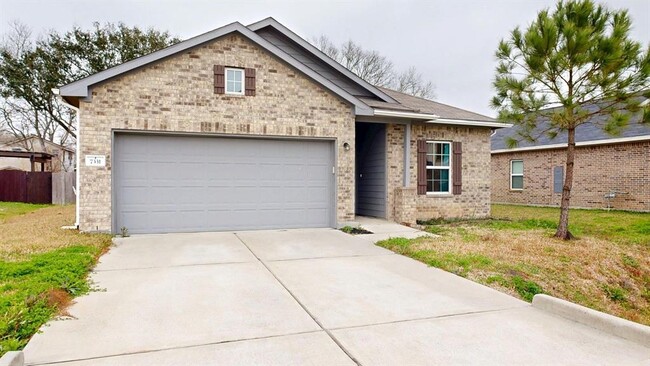 Primary Photo - 7331 Parkview Dr