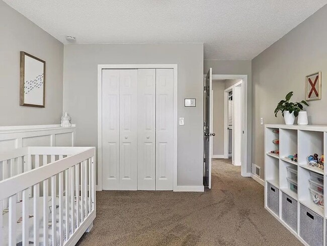 Building Photo - Gorgeous 4 Bedroom in Desirable Mahtomedi ...