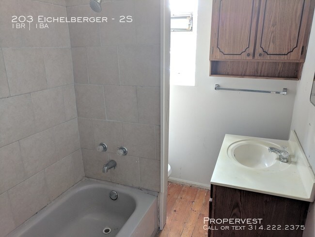 Building Photo - 203 Eichelberger St