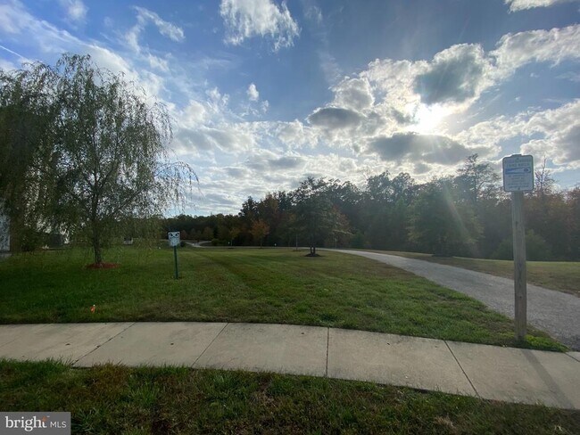 Building Photo - 7001 Chaptico Ct