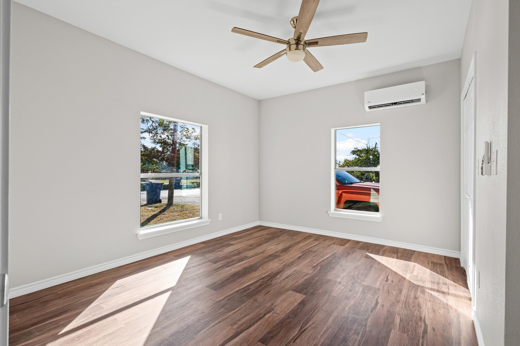 Building Photo - 1711 Halsell St