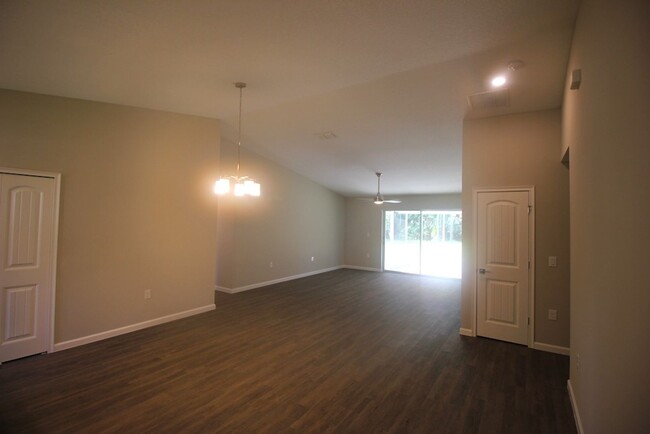 Building Photo - Beautiful 2020 3 Bed 2 Bath Palm Coast Hom...