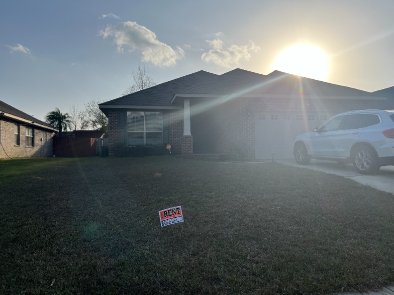 Building Photo - 18169 Cardinal Ln