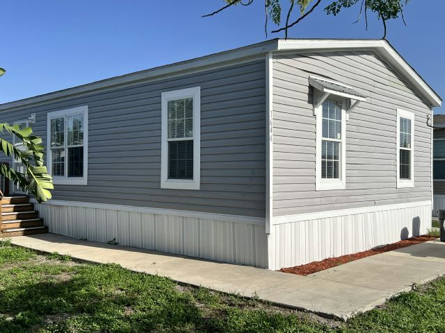 Primary Photo - 1644 Sunburst Dr