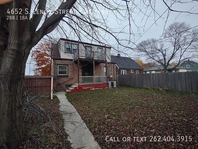 Building Photo - Two Bedroom One Bath Upper