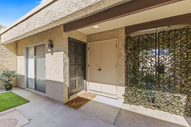 Building Photo - 8195 E Del Marino Dr