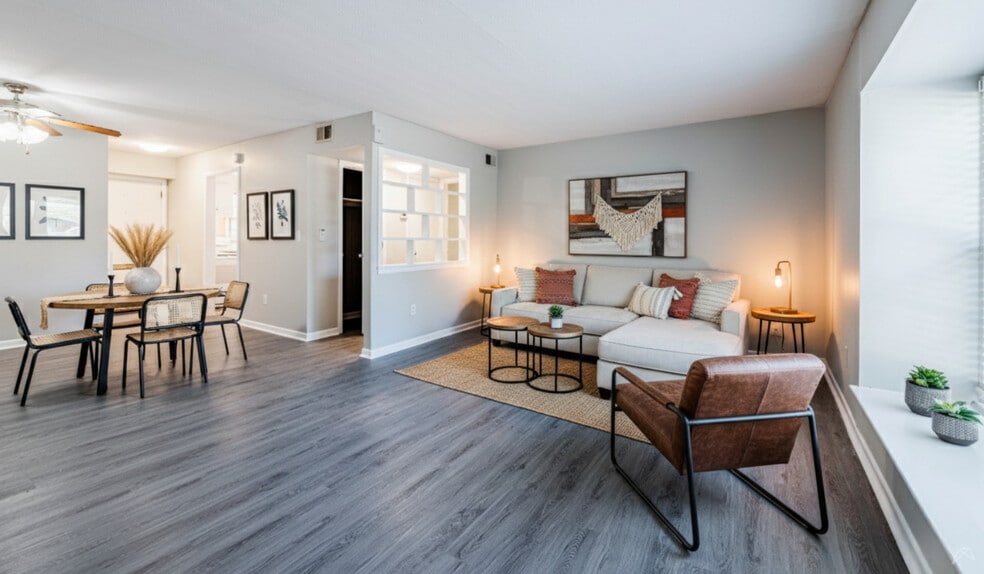 Building Photo - Courtyard on Main