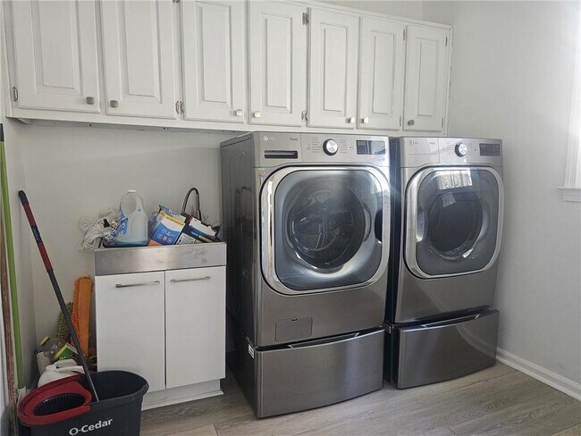 Building Photo - 526 Coopers Pond Dr