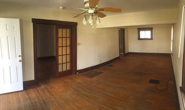 Building Photo - 1 Bed / 1 Bath House in Springfield, MO