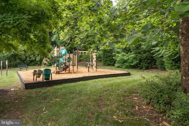 Building Photo - 3351 Beechcliff Dr