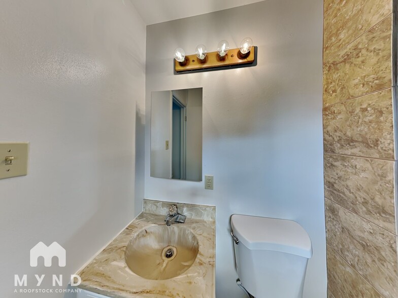 Building Photo - 3270 Probasco Way