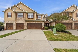 Building Photo - Beautiful 3-Bedroom, 2.5-Bath Townhouse in Plano ISD