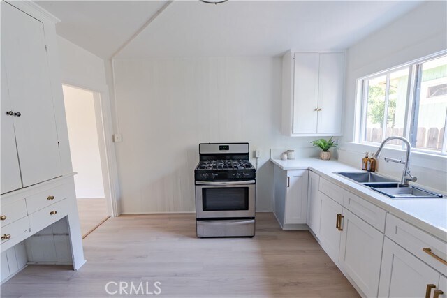 Building Photo - 210 N Encinitas Ave