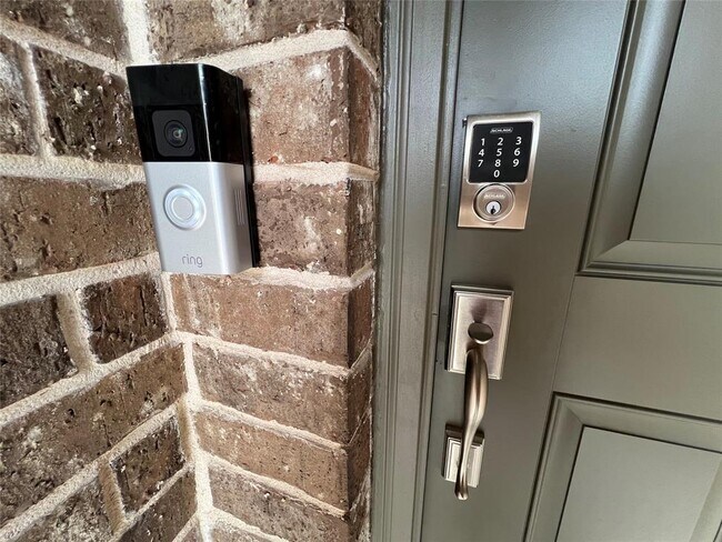 Building Photo - 204 Doodle Ln