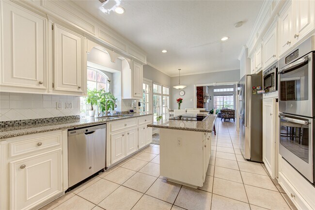 Building Photo - 3622 Springhill Ln