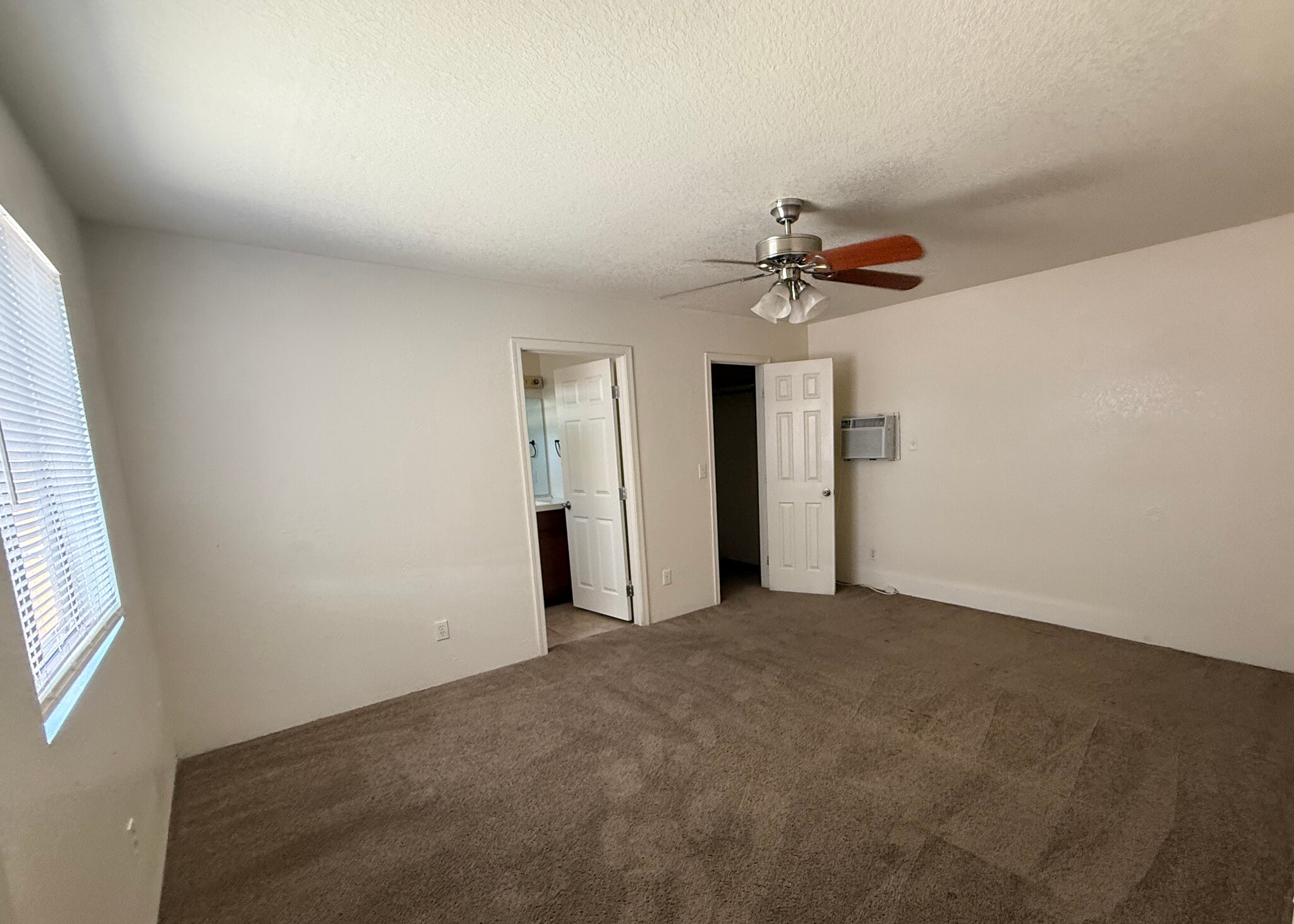 Building Photo - 1728 N Santa Rita Ave