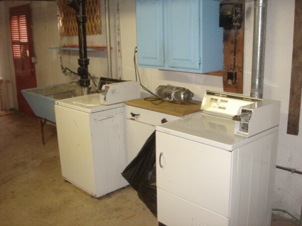 Laundry – 2756/2758 - 2756-2766 W North Bend Rd