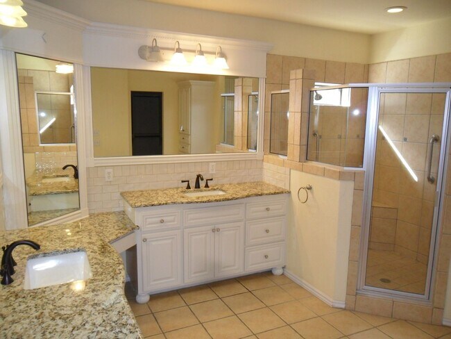 Building Photo - Classic Brookhaven Square Home - Quality T...