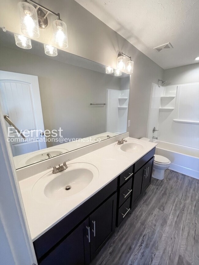 Building Photo - 1000 Henry Pl Blvd