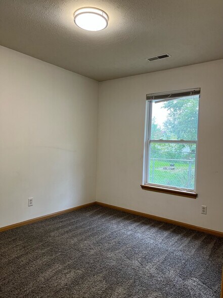 Building Photo - 5315 Garden Plain Ave