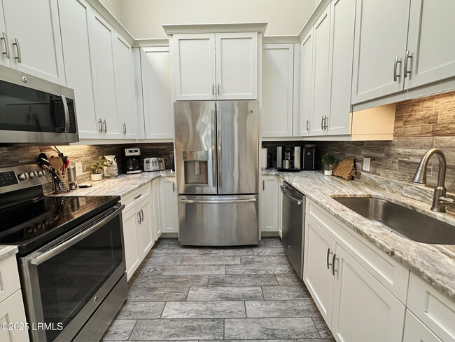 Building Photo - 41 Wax Myrtle Ct