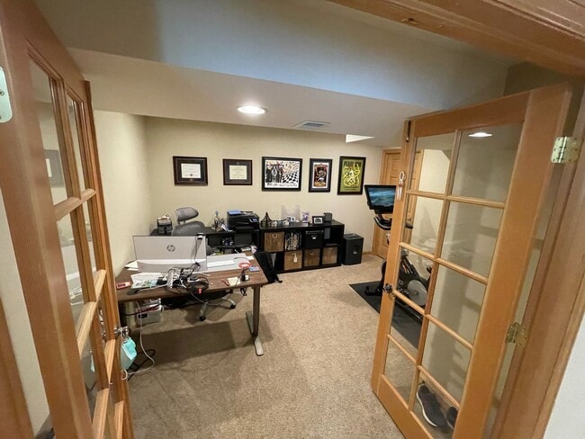 Building Photo - Beautiful Home in Golden Meadows!